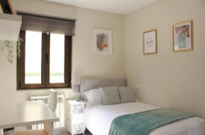 Habitación centro Oviedo cerca de estaci��n de buses y trenes